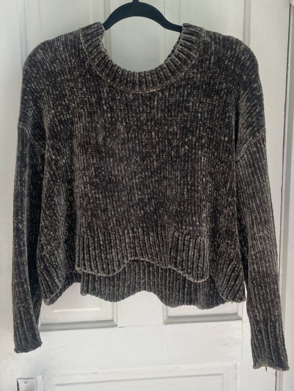 L.A. Hearts Chenille Knit Sweater – Size Small